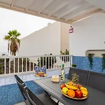 Jardines 1 Apartment